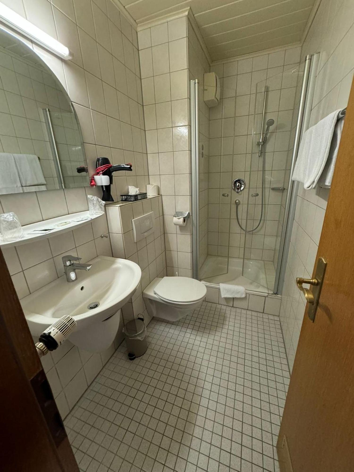 Hotel Guelser Weinstube Koblenz  Exteriör bild