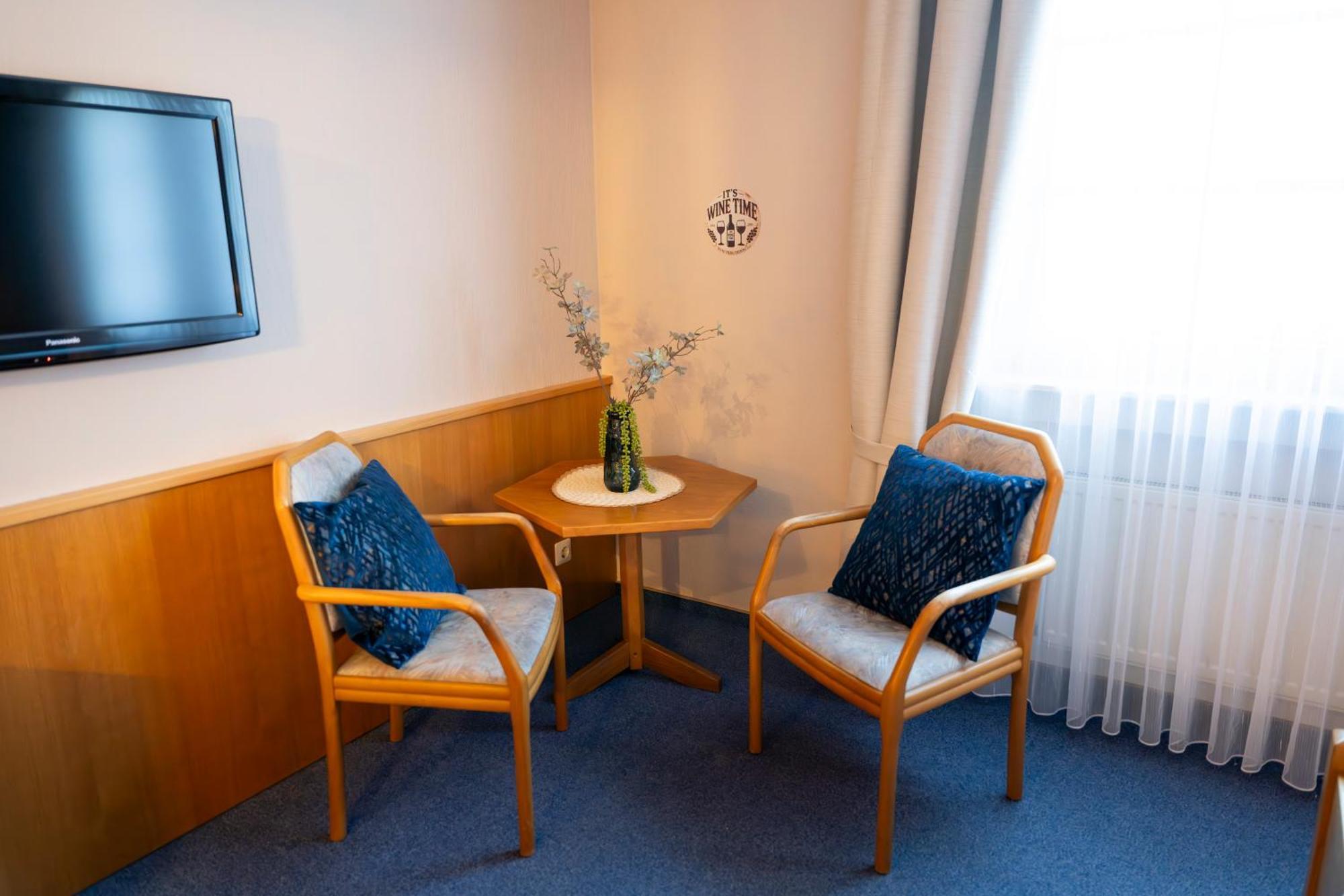 Hotel Guelser Weinstube Koblenz  Exteriör bild