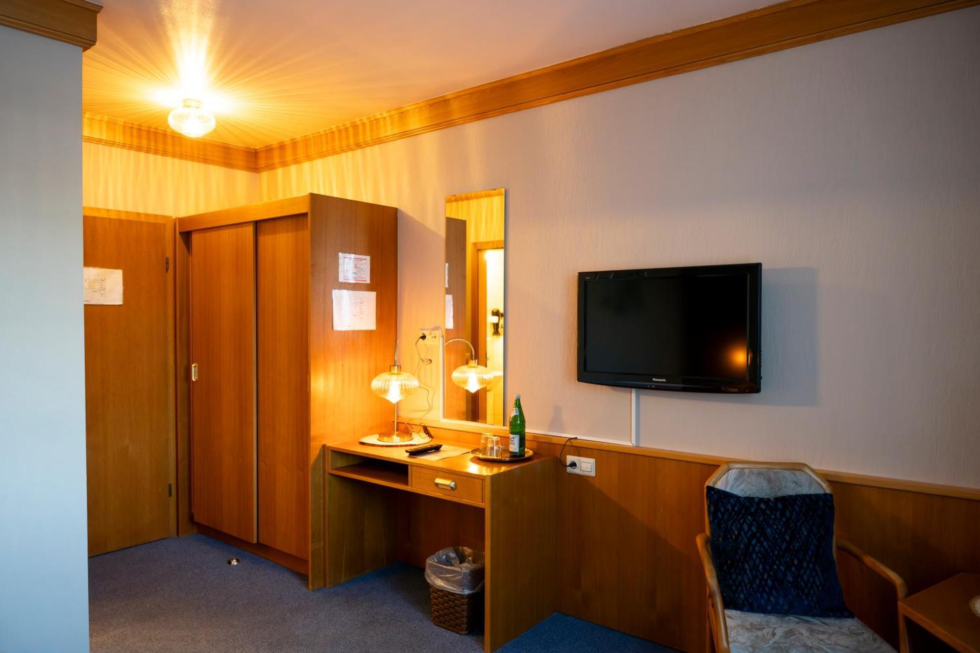 Hotel Guelser Weinstube Koblenz  Exteriör bild