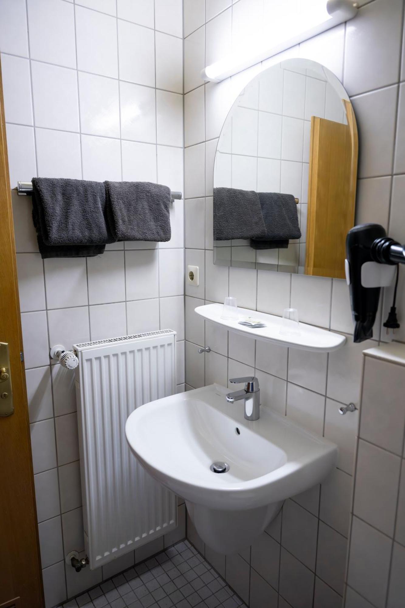 Hotel Guelser Weinstube Koblenz  Exteriör bild