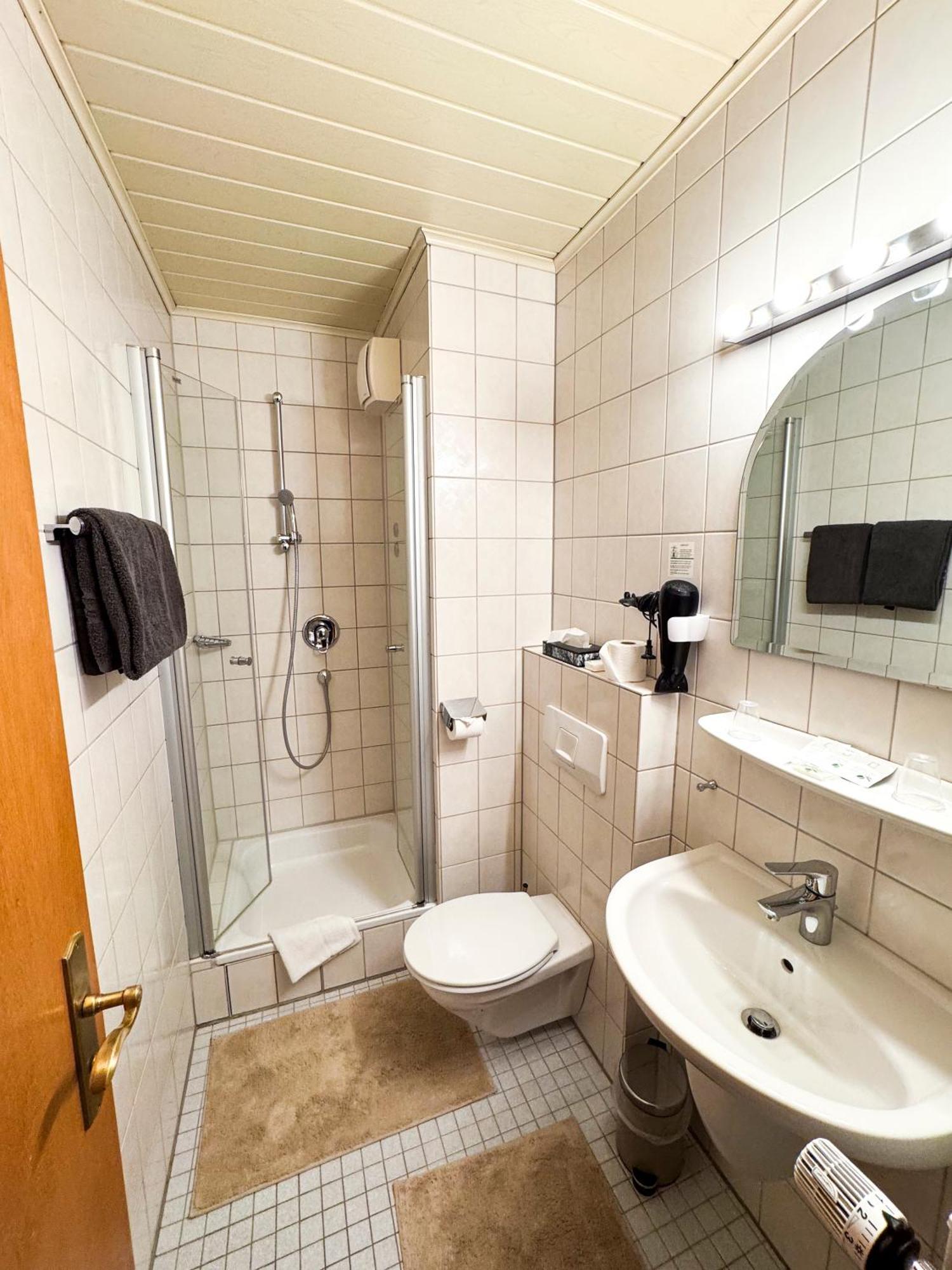 Hotel Guelser Weinstube Koblenz  Exteriör bild