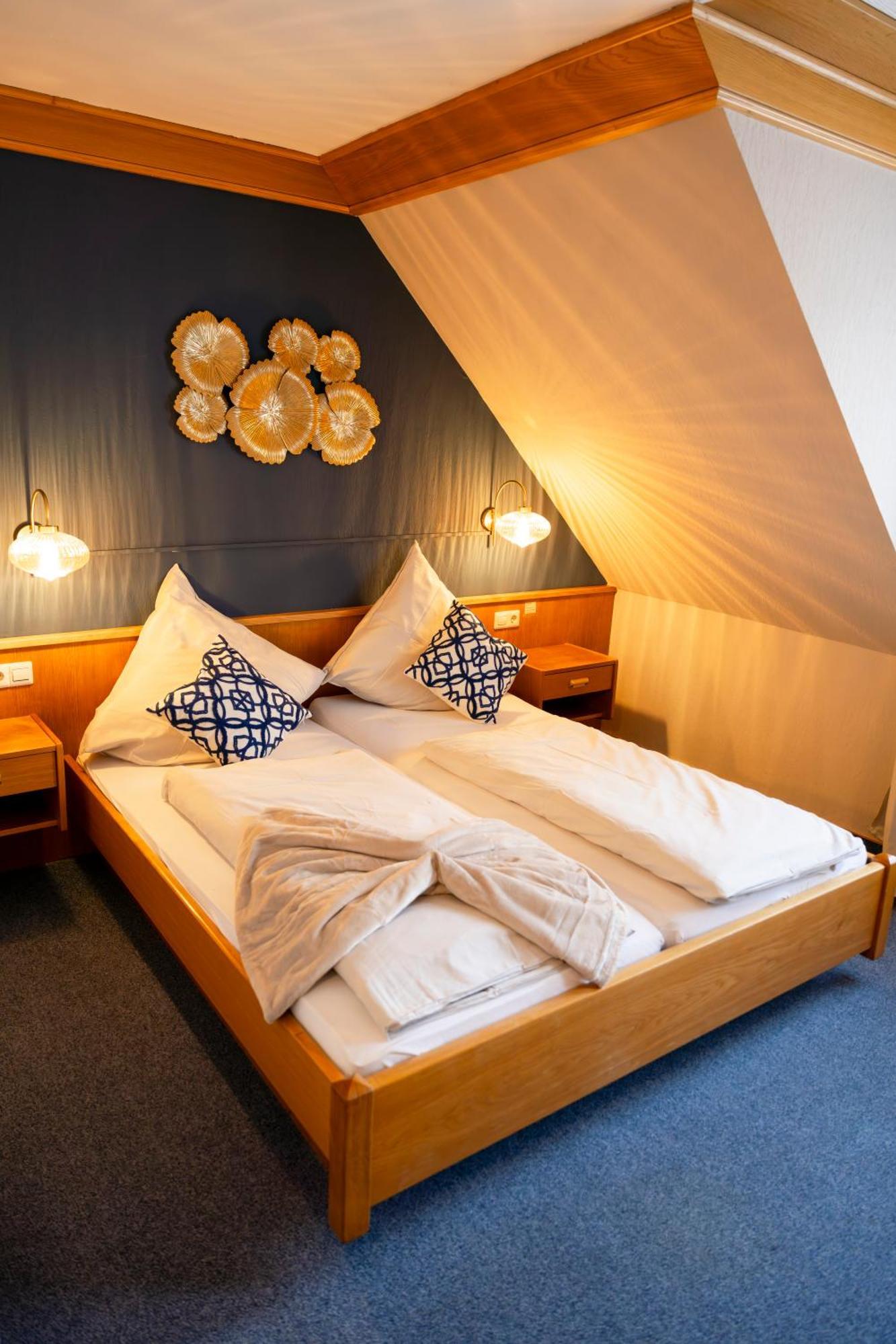 Hotel Guelser Weinstube Koblenz  Exteriör bild