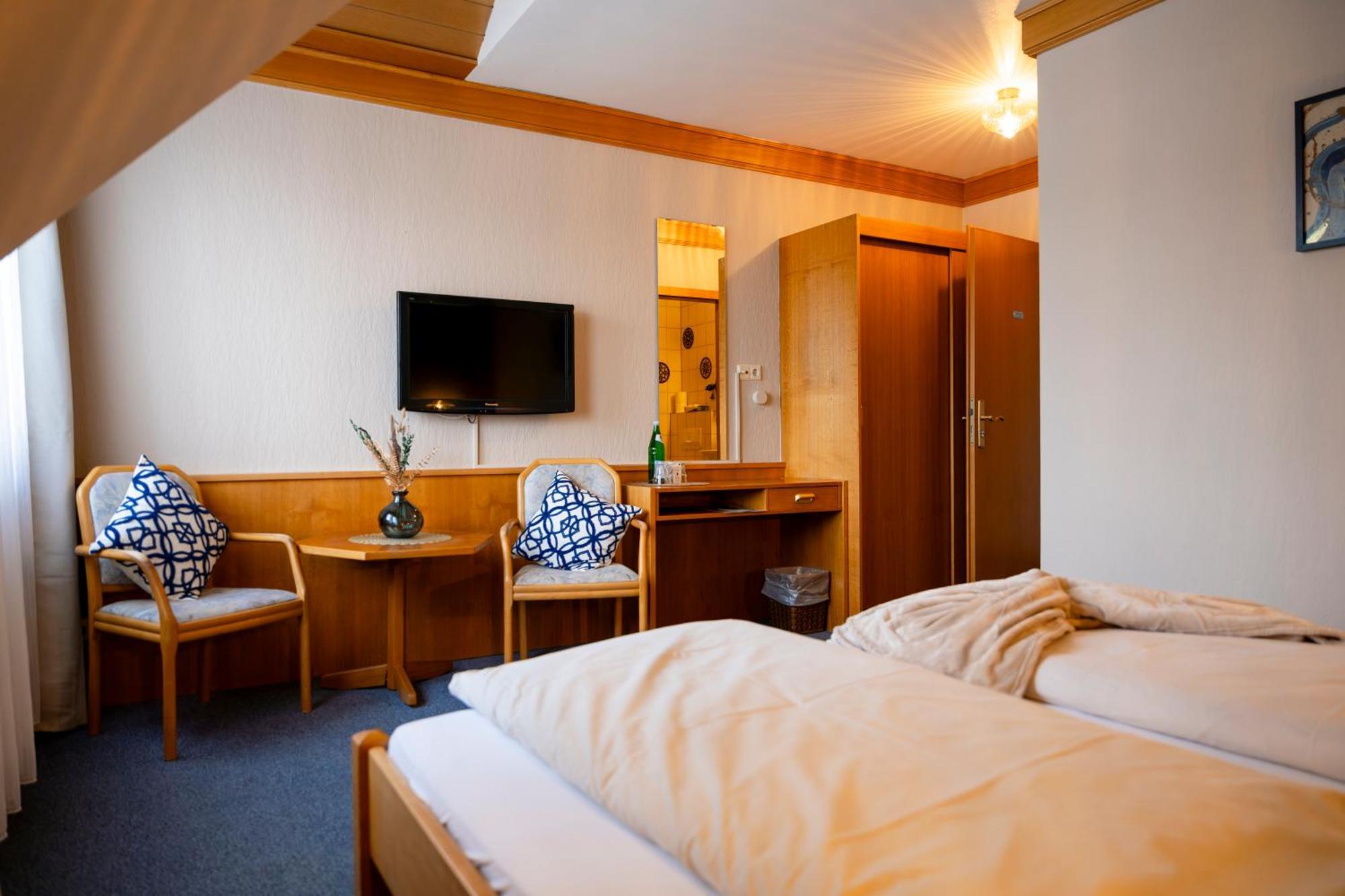 Hotel Guelser Weinstube Koblenz  Exteriör bild